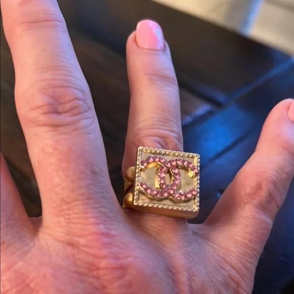 Pink and Gold Intricate Filigree Ring - Picture 4 of 4